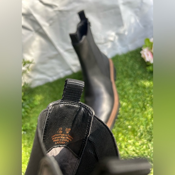 EDELMAN
Laguna Chelsea boots black size 7.5 gently used
$205 - Picture 14 of 16